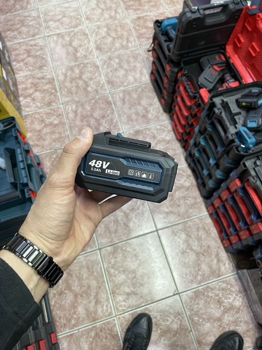 Шуруповерты, шуруповерт с бесщеточным двигателем.