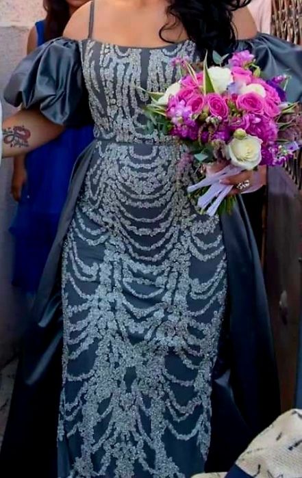 Rochie lunga eleganta cu trenă