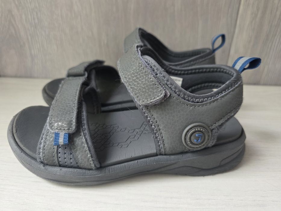 Сандали 27р и 32р мальчику