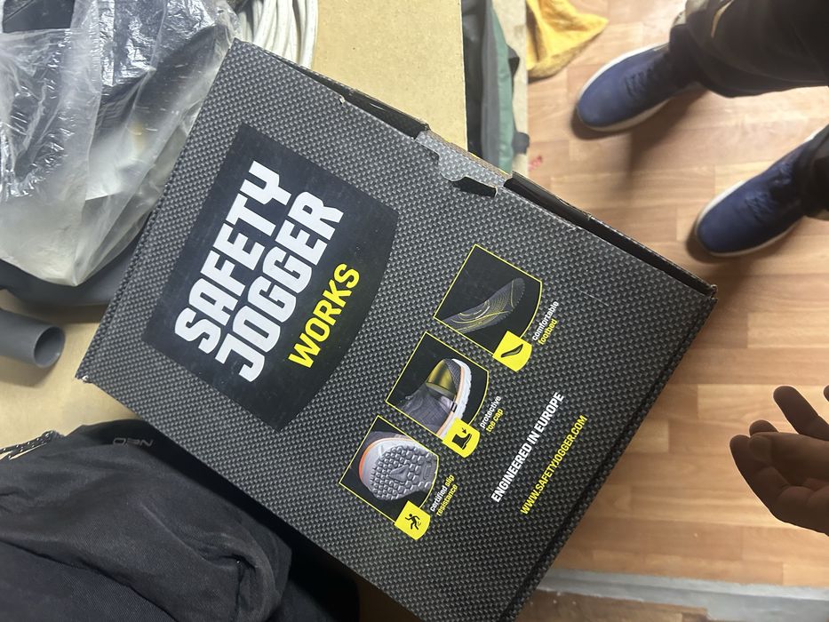 Спец ботинка 42 размер