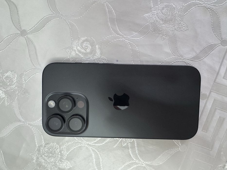 Айфон 16 про черного цвета