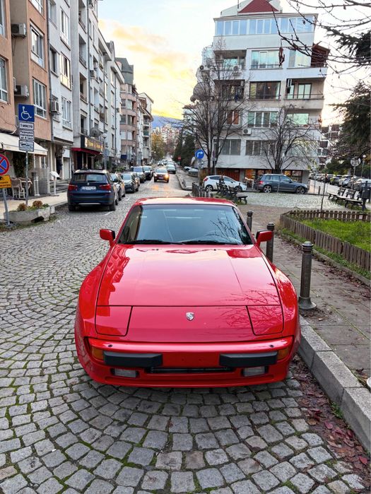 Ретро автомобил Porsche 944 S под наем