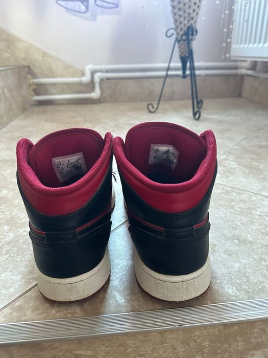 Nike Air Jordan 1 Mid Reverse Bred Black Red Shoes