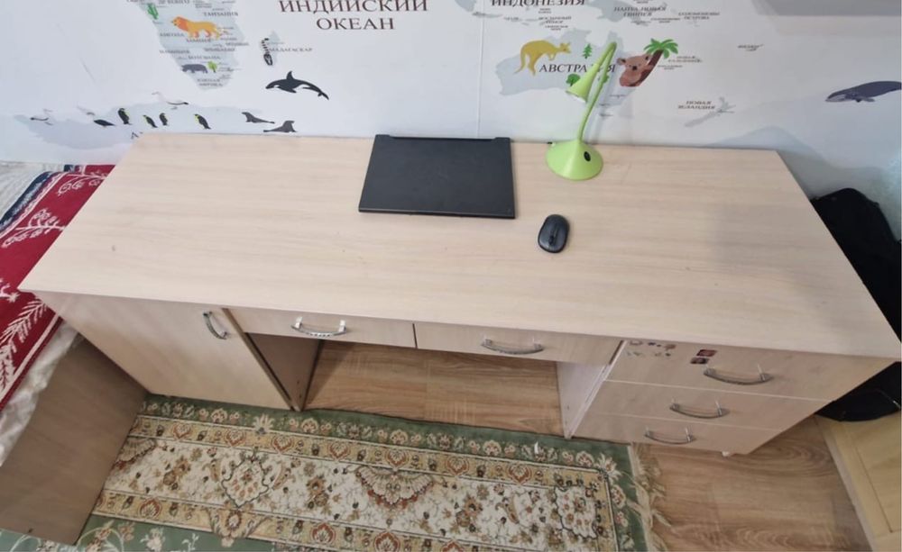 Продаётся письменный стол за 13000