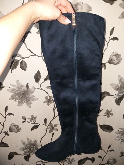 Продам новые сапожки.