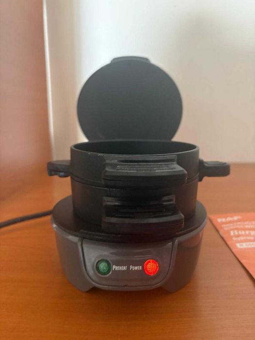 Sandwich maker, aparat pentru facut burger, 600 W, negru