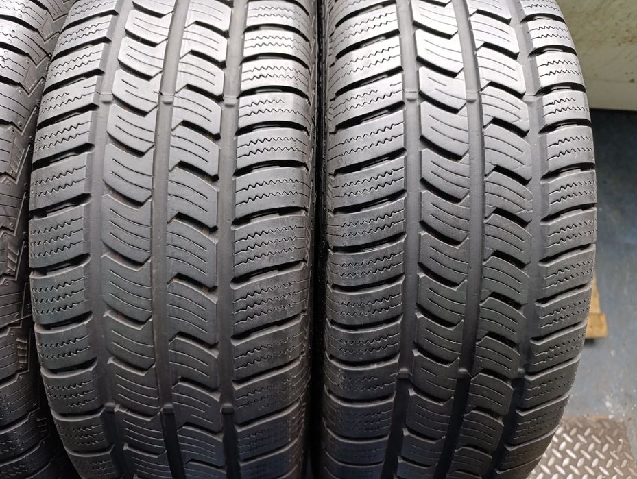 Anvelope de iarnă 225 75 16c Continental Vanco Winter 2