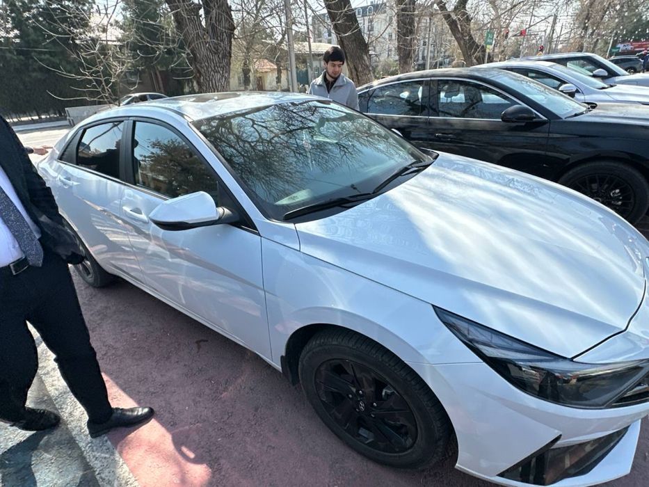 Hunday elantra sotiladi. 2022 yilda ishlab chiqarilgan