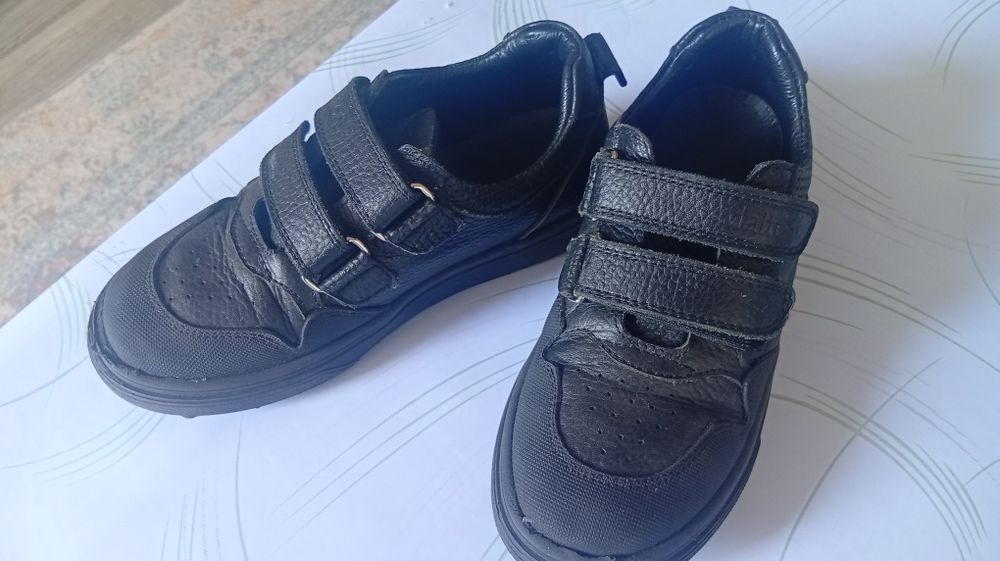 Продам детский обувь