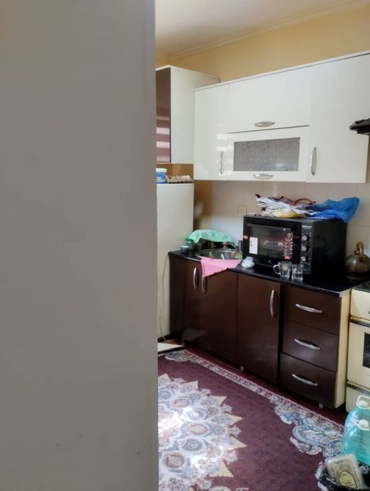 Dom kogonda bir xonali kvartira sotiladi.