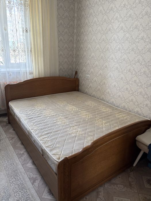 кровать в хорошем состоянии