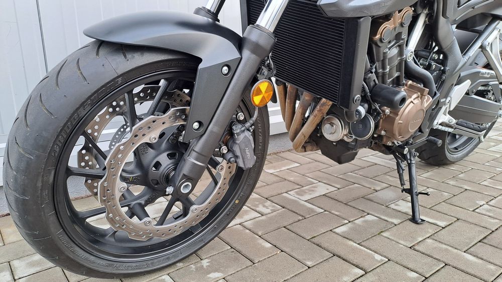 MotoFLy vinde Honda CB650FA 2017