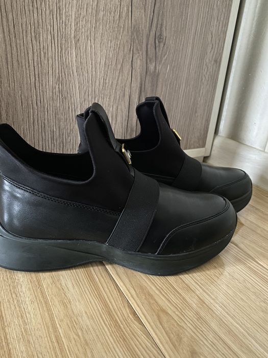 Женская обувь