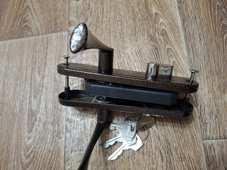 Продам  врезной  замок