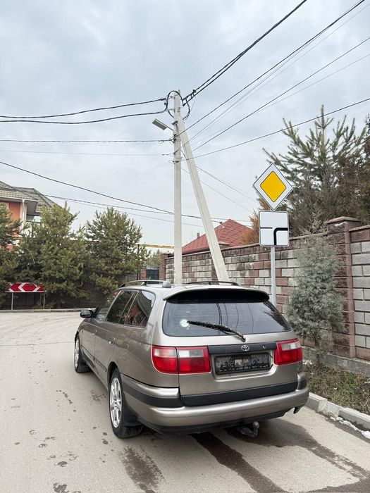 Toyota caldina 1996г