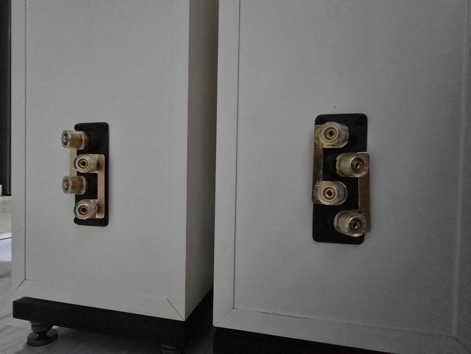 Boxe de podea Wharfedale Diamond 230 White