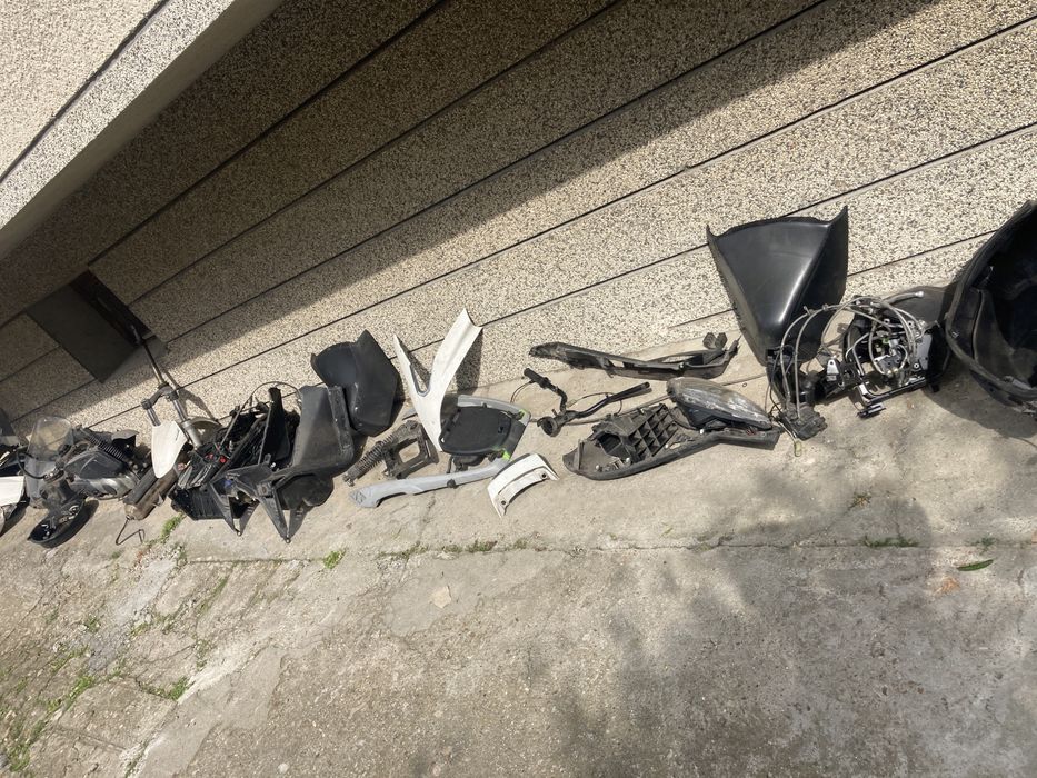 Piaggio mp3 300cc,Peugeot satelis 125,speedfight 2 v-clic на части