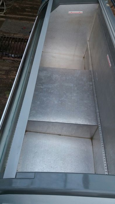 Хладилна витрина