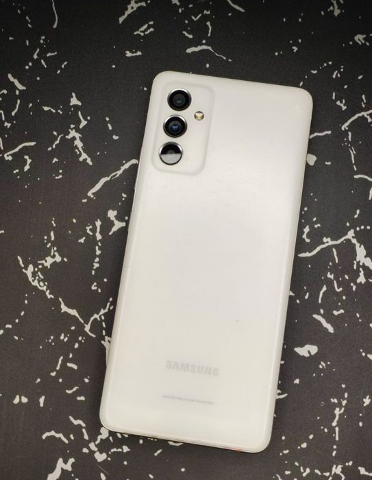Samsung Galaxy A82 5G  Ekran: Snapdragon 865 plus