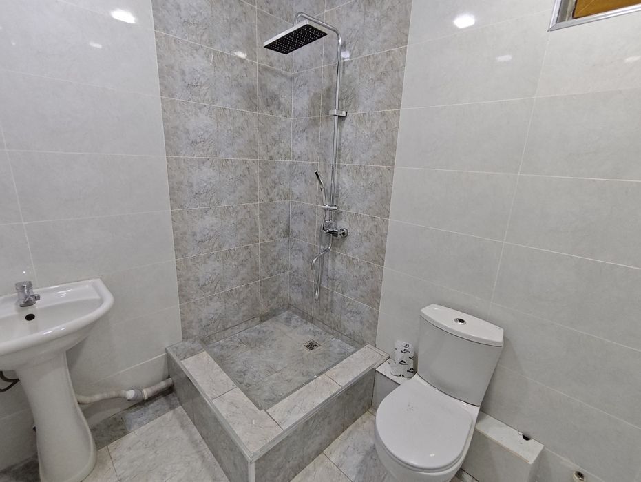 Коттеж сотилади.