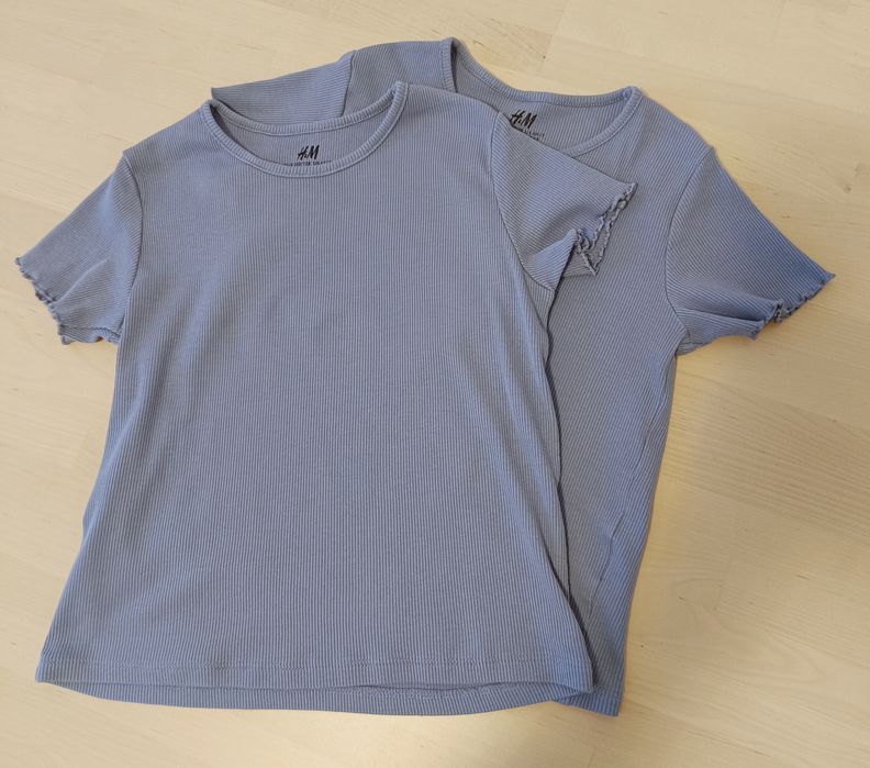 Set 2 tricouri albastru pudrat, maneci surfilate