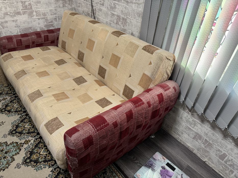 Диван и два кресла