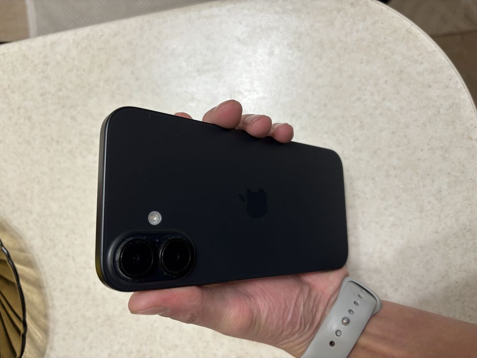 продам Iphone 16 plus