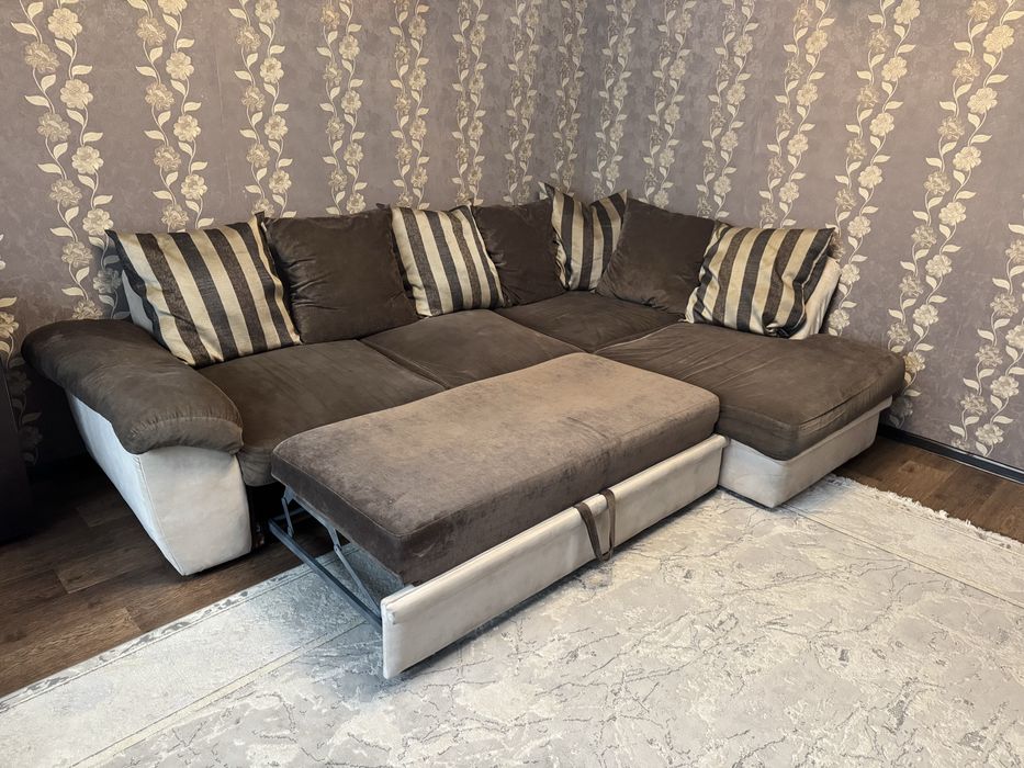 Продам диван угловой