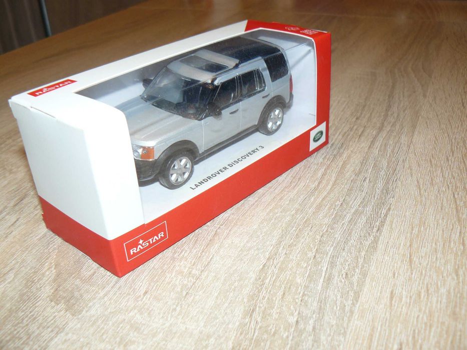 Macheta Auto De Colectie LANDROVER DISCOVERY 3 Scara 1:43,Noua RASTAR
