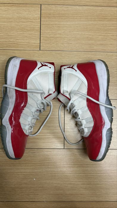 Jordan 11 cherry