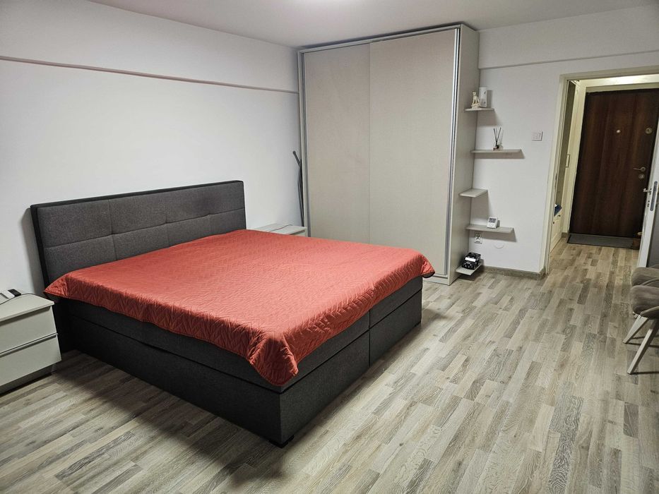Apartament cu doua camere transfomat in 3 Ultracentral  / Casa Cartii