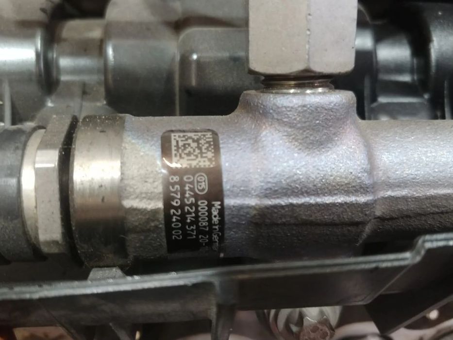 rampa injectoare 2.0 d bmw x1 f48  bmw x3 g01 bmw x4 g02m  0445214371  857924002