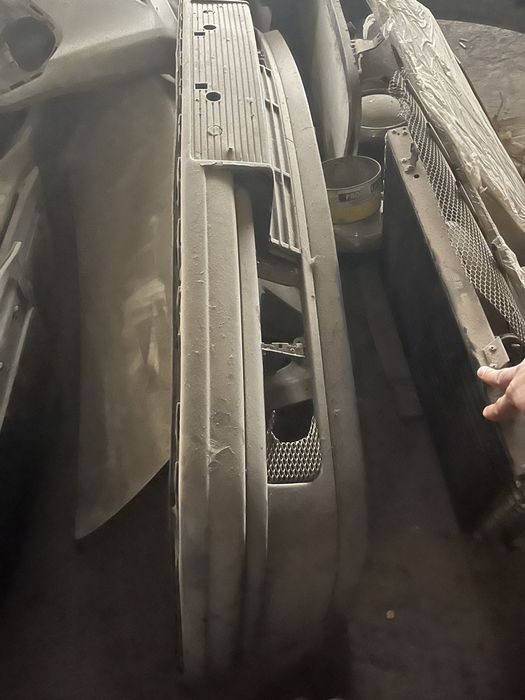 Бампер бмв е32 передний