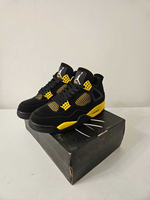 Air Jordan 4 Retro "Yellow Thunder"