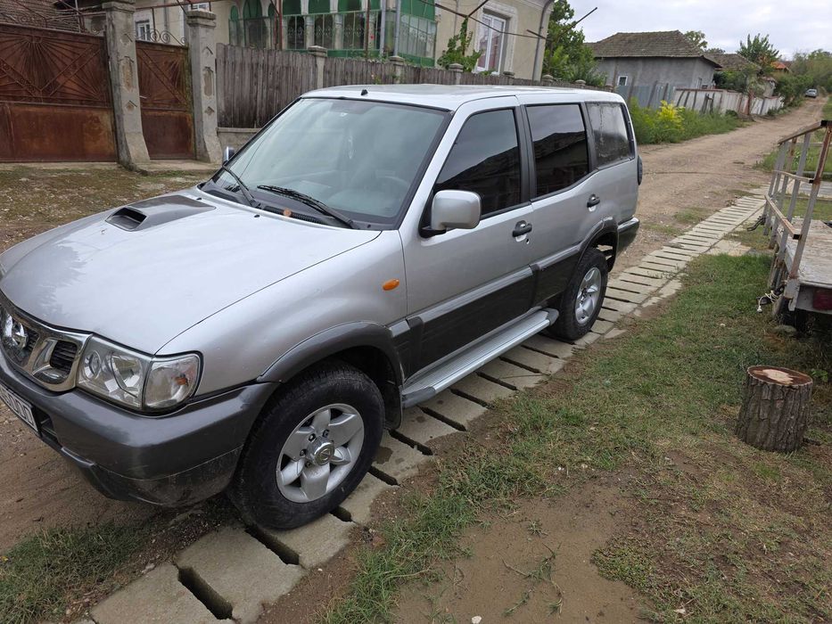 Vând Nissan Terrano 2 3.0