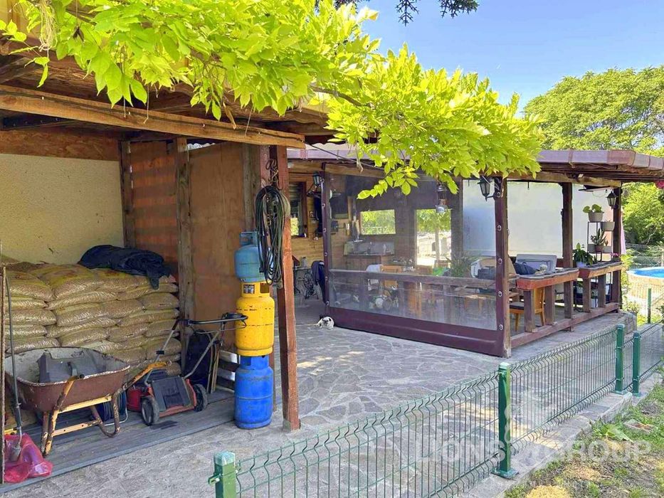 Къща в Варна, област-с.Здравец площ 150 цена 299000