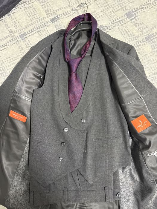 Продается хороший костюм.46 размер