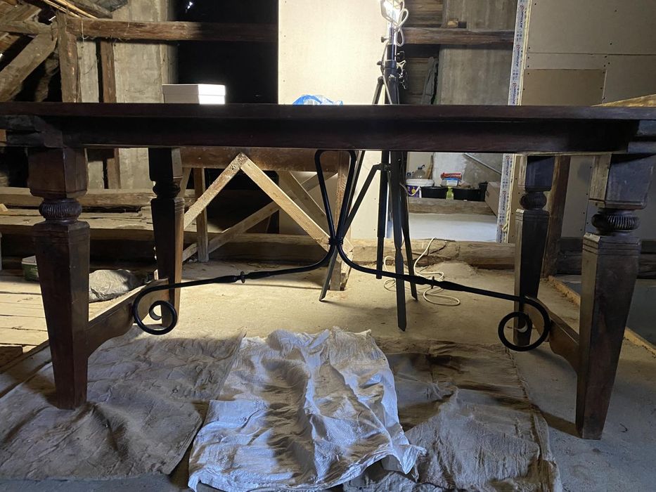 Масивни дървени маси