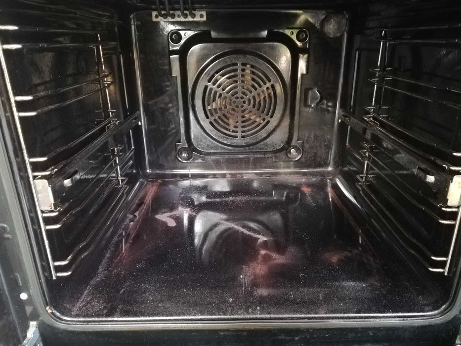 Фурна за вграждане Amica BOC5542S