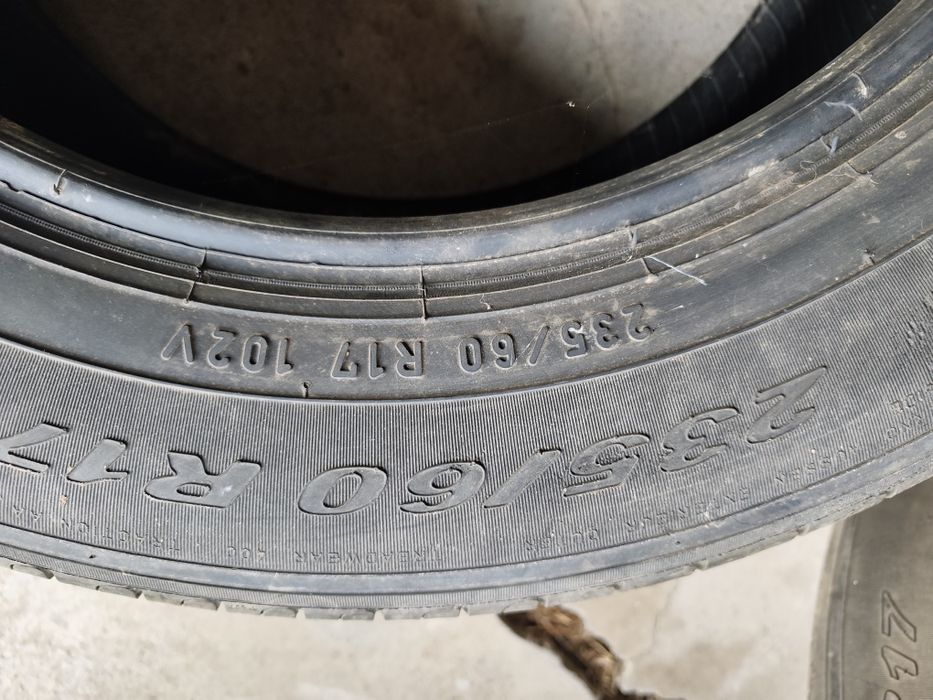 Pirelli 235 60 17