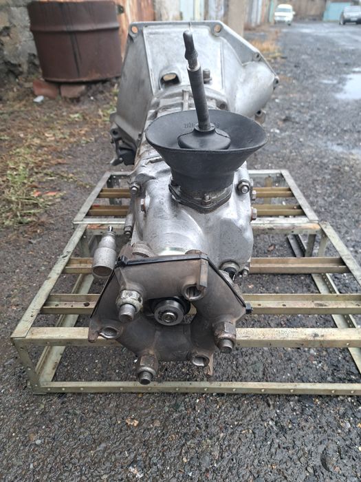 Запчасти автомобиль.