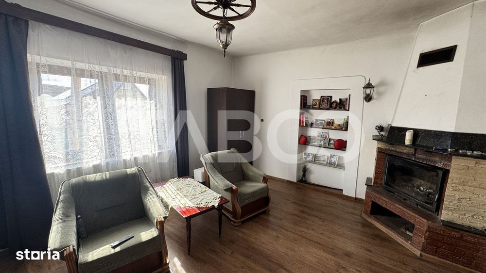 Casa individuala de vanzare cu 3 camere 500 mp teren Cornatel Sibiu