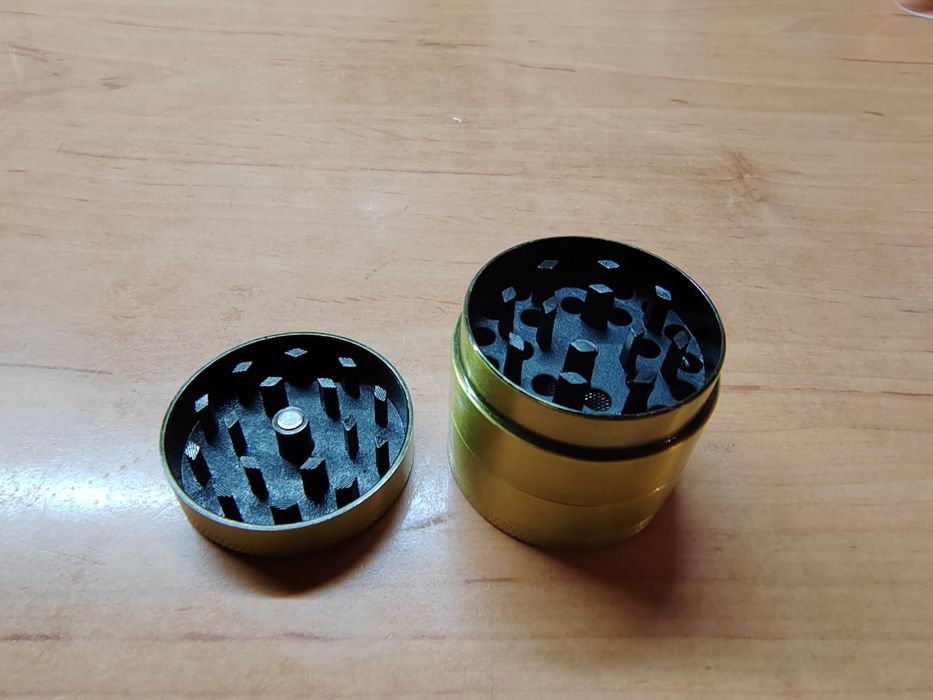 Гриндер Стривалка ,Мелничка за билки