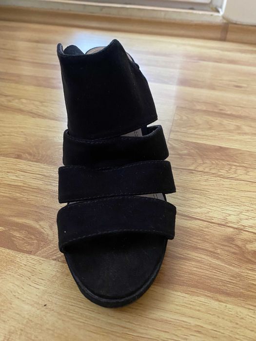 Отворени обувки с висок ток