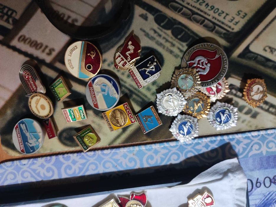 Значки железные СССР