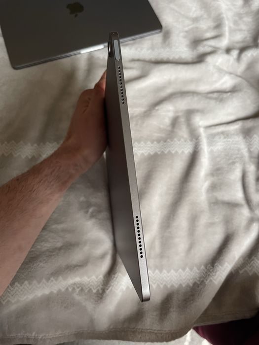 Apple iPad Air 13” (M2) 256GB – Space Gray