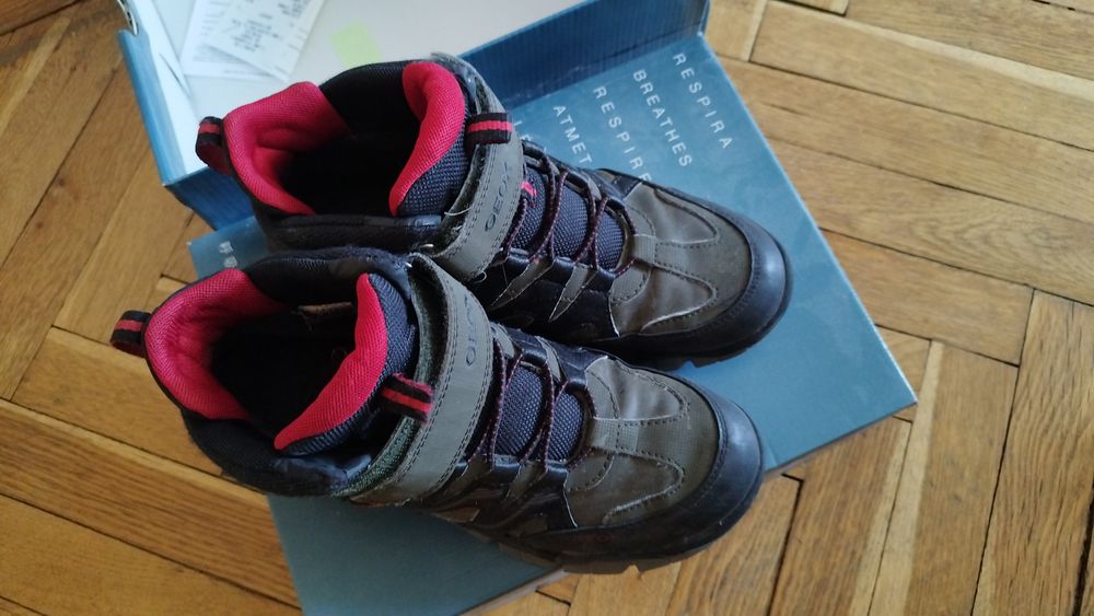 Зимни обувки   Geox 38 размер