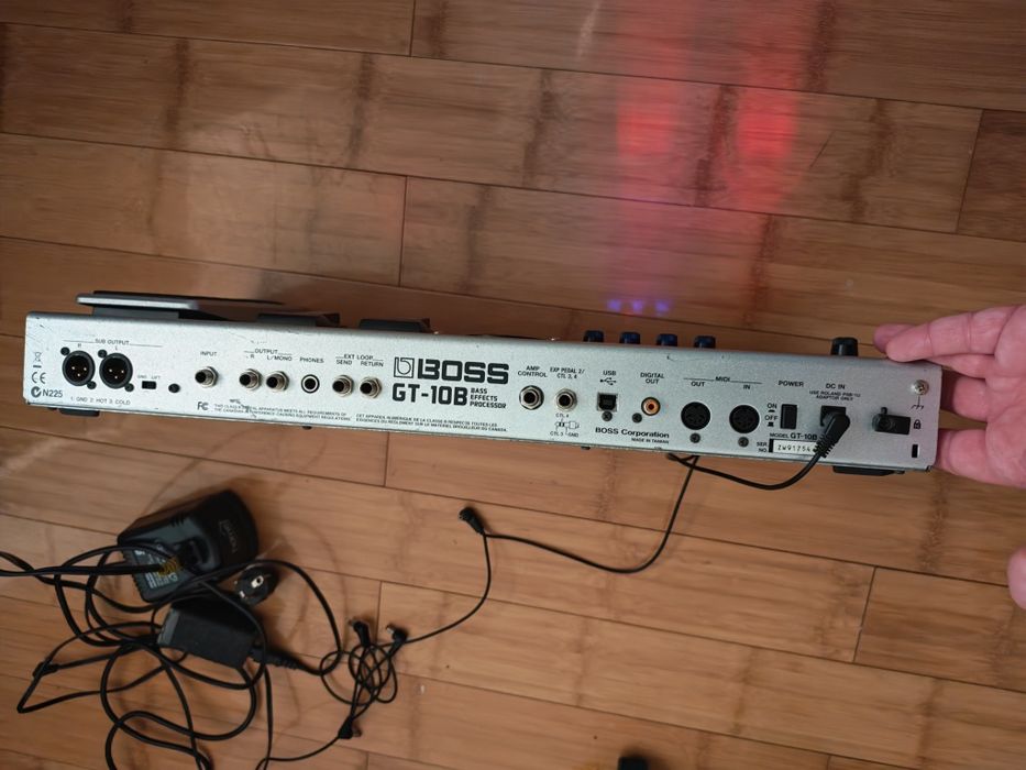Boss GT-10B procesor multiefect bass + 30 preseturi custom