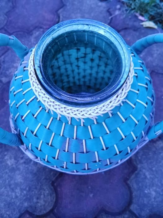 Стъклена дамаджана с оплетка пластмасова