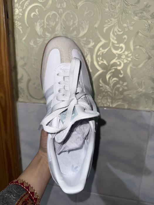 Кроссовки adidas